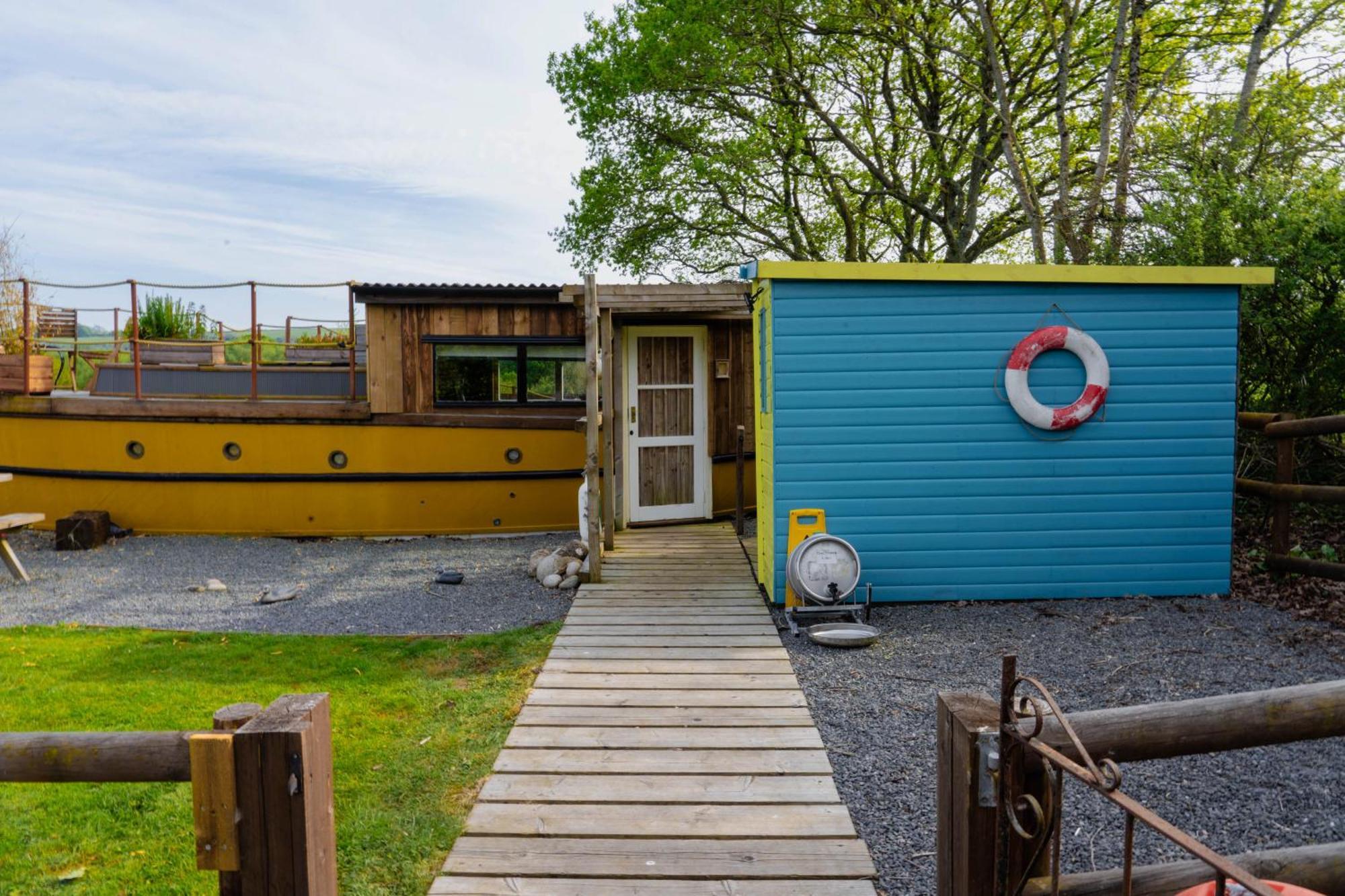 Swallowfield Glamping-Unsinkable Yeovil Exterior foto
